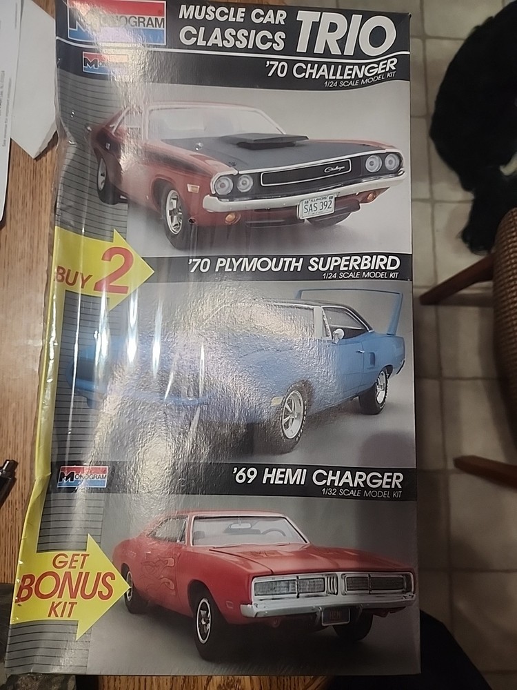 70 Challenger (1:24) 70 Superbird (1:24) & 69 Hemi Charger (1:32) Classics Trio