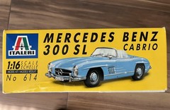 ITALER 1:16 Scale Mercedes-Benz 300 SL Roadster Plastic Model Kit – Unassembled