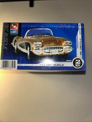 Amt Ertl 1960 Chevrolet Corvette 1:25 Scaled Sealed In Plastic