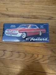 MOEBIUS 1961 PONTIAC VENTURA MODEL KIT 1/25 SCALE NEW