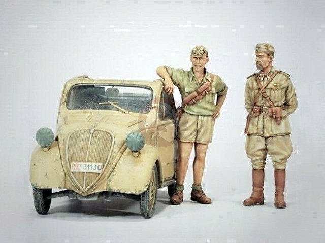 Model Victoria 1/35 Fiat Model 500 A “Topolino” North Africa (w/2 Figures) 4073