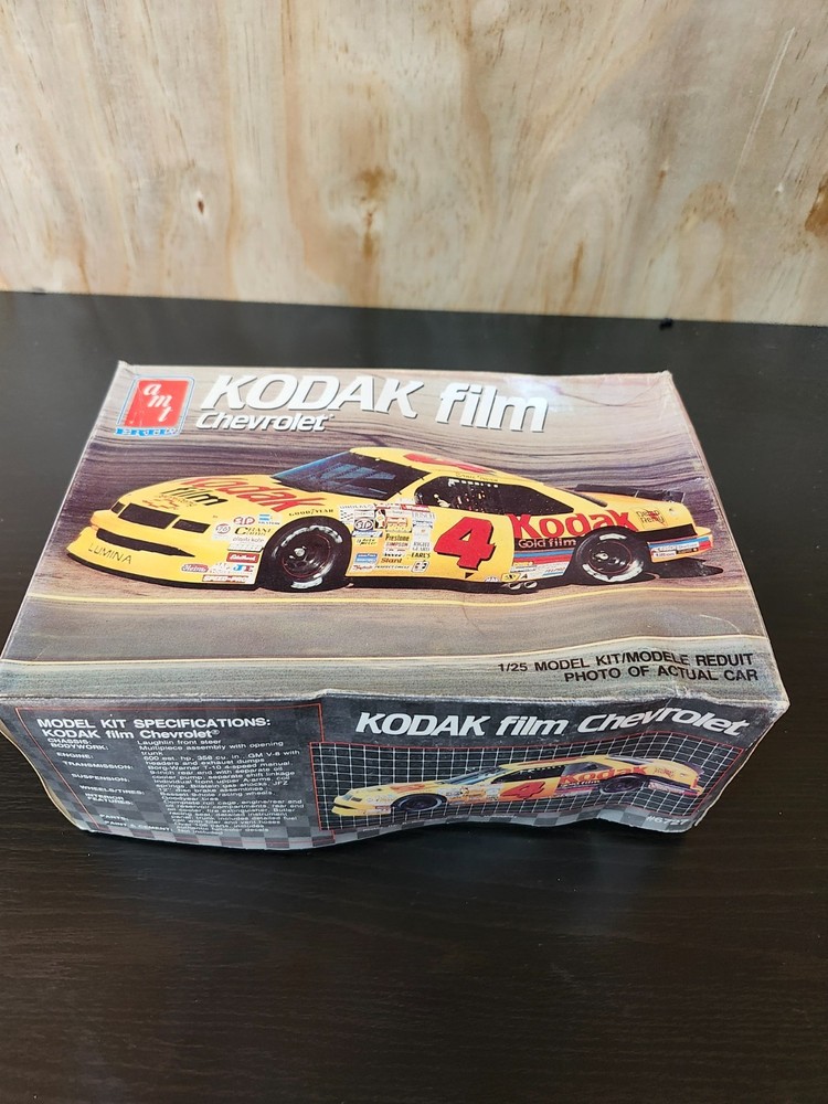 AMT Kodak Film Chevrolet #6727 Model (Open Box) 1/25 🏁