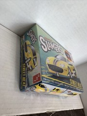 AMT 1227 1/25 Scale Snapfast Slammers Street Heat 1998 Chrysler Concorde Kit