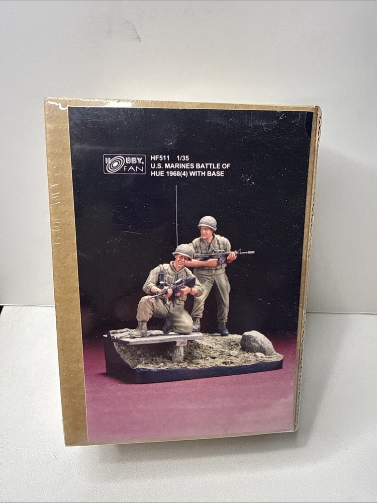Hobby Fan 1/35 HF-511 US Marine Battle of HUE 4 (Vietnam War) – 2 Figures w/Base