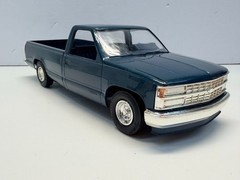 AMT 1:24 Scale 1990 Chevrolet Silverado C-1500 Catalina Blue Dealer Promo New