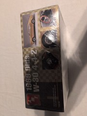 AMT 1969 Olds W-30 4-4-2 1:25 Model Kit