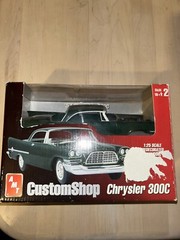 1/25 SCALE AMT 1957 CHRYSLER 500 PRE-DECORATED GREEN CUSTOM SHOP MODEL KIT