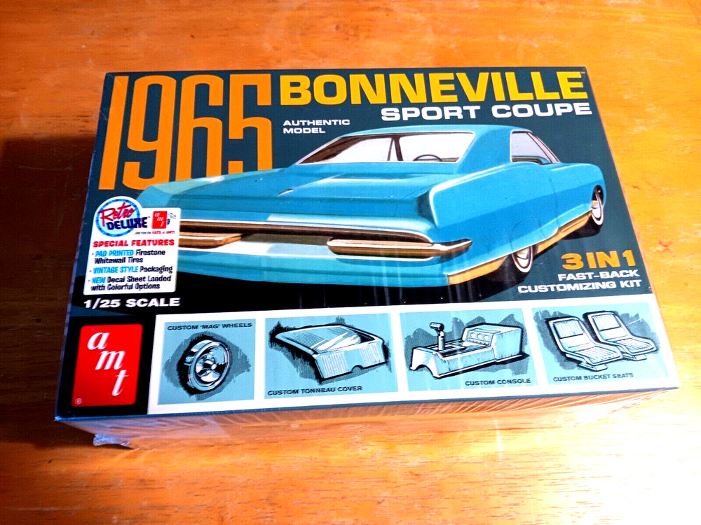 2022 AMT Model 1965 BONNEVILLE FAST-BACK SPORT COUPE 3 in 1 Kit #AMT1260/12