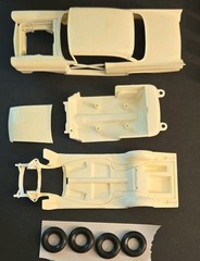AMT 57 Ford 2-Dr Hardtop w/ Engine 1:25 Plastic Model Kit T-157-200