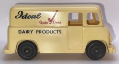 COMO Plastics Promo 1956 Ford/Divco Boyertown IDEAL Dairy Milk Van 1/25 Ivory