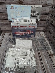 Salvinos Jr Junior Johnson Racing 1986 Chevy Monte Carlo Nascar Model Kit