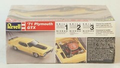 Revell Model Kit ’71 Plymouth GTX 1:24 Scale