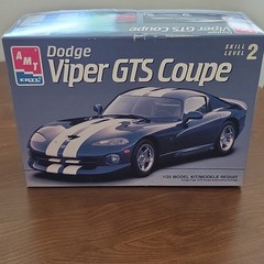 AMT Ertl 1:25 Dodge Viper GTS Coupe Plastic Model Kit started but Unassembled