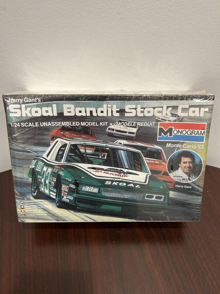 Monogram #33 Skoal Bandit Stock Car Monte Carlo SS 1/24 Scale FACTORY SEALED