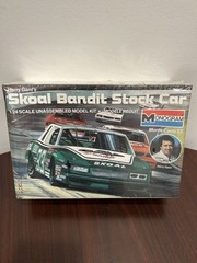 Monogram #33 Skoal Bandit Stock Car Monte Carlo SS 1/24 Scale FACTORY SEALED
