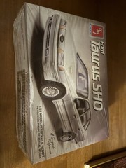 AMT Ertl Ford Taurus SHO Model Kit 1:25 Unassembled Not Painted 1988
