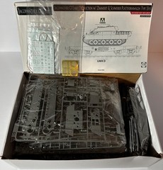 LTD. ED. Takom 2125X 1/35 Scale Jagdpanther w/Zimmerit & Schwerer Plattformwagen