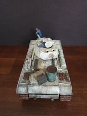 1/35 Built Soviet Russian KV-1 Tank Winter WWII with 2 Crew Figures