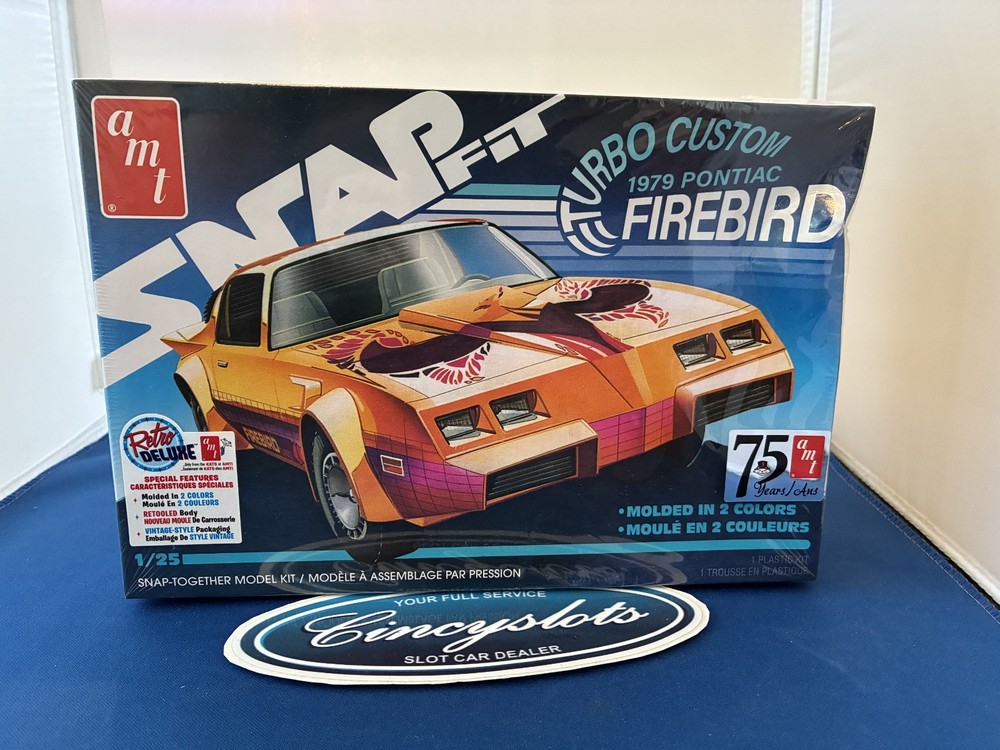 AMT AMT1211M Snap Model Kit 1979 Pontiac Firebird Turbo Custom 1/25 Dented Box