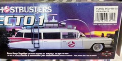 Polar Lights Ghostbusters Cadillac Ecto 1 Ambulance 1/25 Model Car McM Niob.