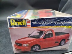 😎🚦Revell 1:25 Model Kit #85-7665 1999 Ford SVT F-150 Lightning see photos 🔥😎