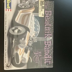 Revell Beatnik Bandit Ed Roth 1:25 Unassembled Model Kit Molded in White