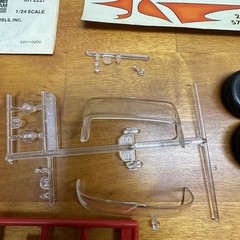 MONOGRAM ’57 Chevy Corvette Model Kit 1/24 2227 Open Box Complete Kit Pre-owned