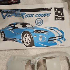 AMT Ertl 1:25 Dodge Viper GTS Coupe Plastic Model Kit Unassembled 8055