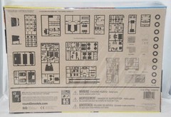 AMT Diamond Reo Tractor 1:25 Model Kit AMT719/06
