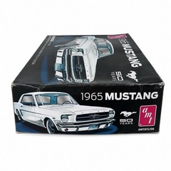 AMT 1965 Ford Mustang 1/16 Scale Model Kit Open Complete Unbuilt AMT872/06