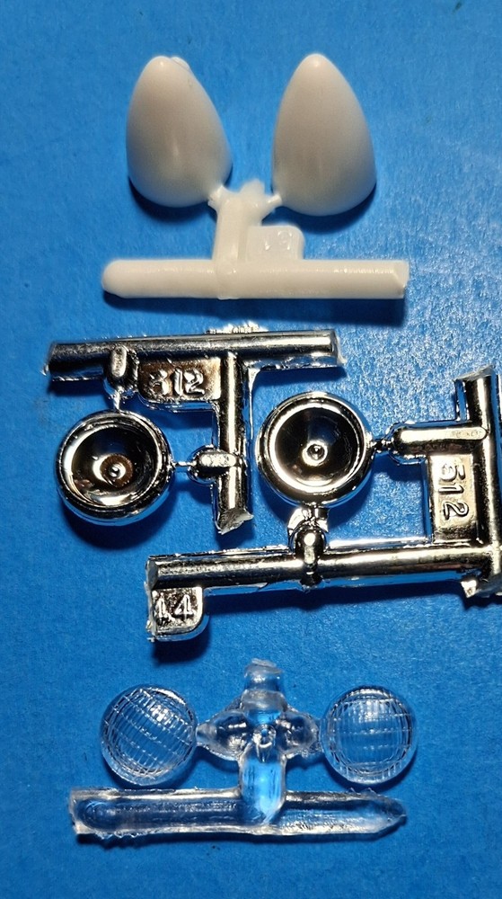 37 CHEVY CONVERTIBLE – HEADLIGHT SET – AMT T161 – MODEL CAR KIT PARTS LOT