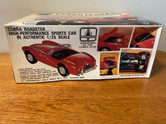 AMT Modern Classic Cobra Roadster 1:25 Scale Skill Level-2 Open Box but Complete