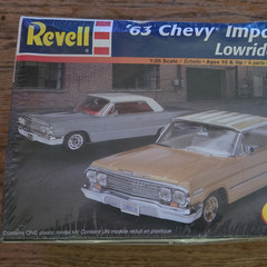 Revell 1:25 ’63 Chevy Impala SS Lowrider 2 ‘n 1 Plastic Model Kit 85-2176