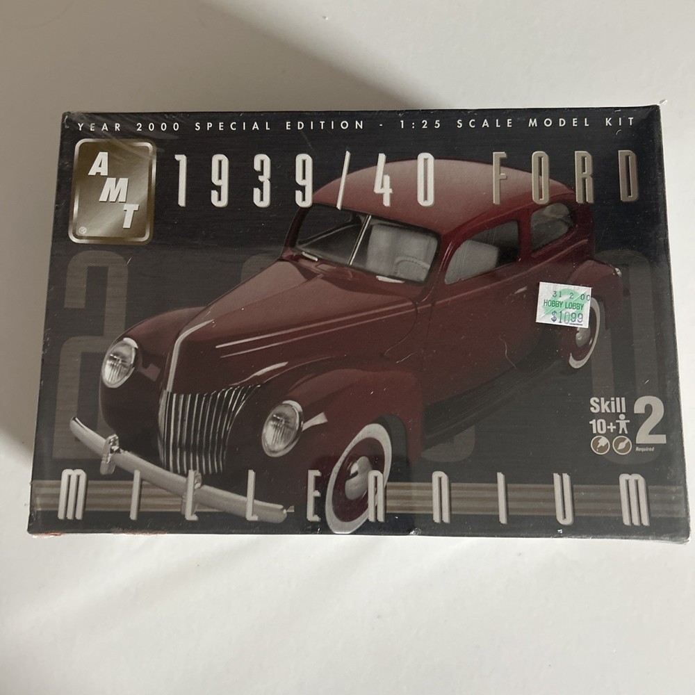 AMT 2000 Special Edition 1939/40 Ford Mille Anium 1:25 Scaled Sealed In Plastic