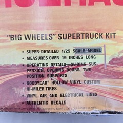New AMT FRUEHAUF VAN Big Wheels Supertruck Kit FB Beaded Panel 1:25 19 In. Long