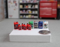1/18 – 1/24 Valvoline Red oil products; Diorama Shop Austin’s Garage; 10 items