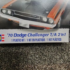 Revell 1/24 1970 Dodge Challenger 2 ‘N 1 New In Box