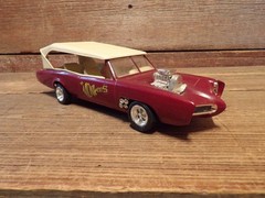 Vintage THE MONKEES Mobile Car MODEL KIT – Junkyard Parts!