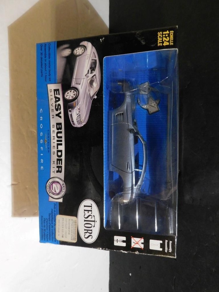 Testors 1:24 #440154 Chrysler Crossfire Easy Build Silver Series Kit NIB