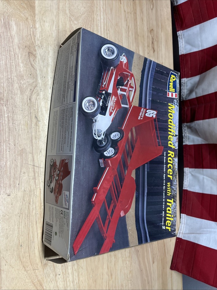 Revell 1/24 Modified Racer with Trailer Plastic Model Car & Trailer Kit 1999
