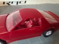 Chevy Promo 1989 Camaro Iroc-Z Bright Red 1/25 Scale Promo Model Car 6061