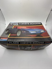 1/24 MONOGRAM CHEVROLET CORVETTE ROADSTER MODEL KIT #2742