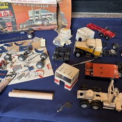 AMT Semi Trucks – Trailers 1/43 Model Kit Lot Tone of Pieces