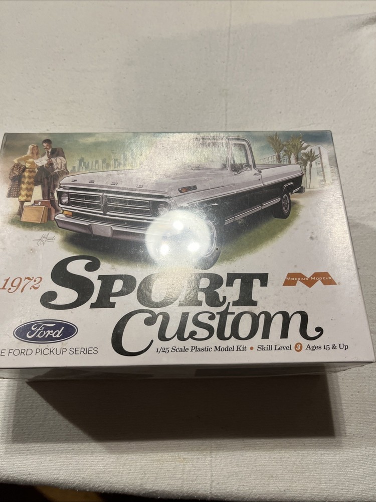 Ford 1972 Sport Custom Pickup 1:25 Moebius Hobby Model Kit Factory Sealed