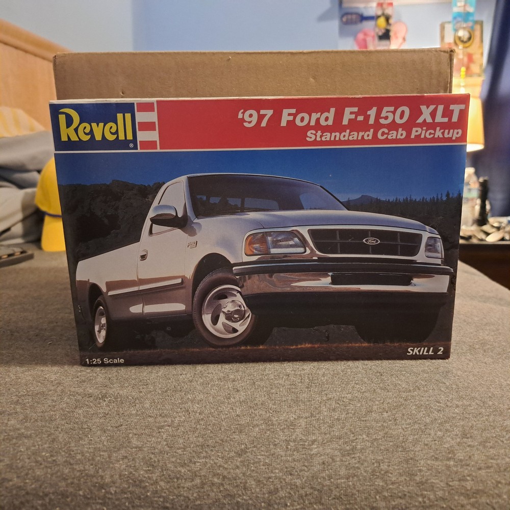 Revell ’97 Ford F150 XLT 1/25 Model Kit