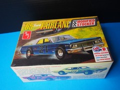 AMT 1/25 Scale 1965 Ford Fairlane Modified Stocker Model Car Kit AMT1190/12 New