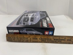 Tamiya NISMO Nissan Skyline GT-R (R34) Z-tune 1:24 24282 Model Kit