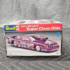 Revell Larry Morgan Oldsmobile Pro Stock Model Kit 1:25 7362