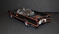 Polar Lights #881 The Batmobile Deluxe Edition 1/25 Scale Plastic Model Kit