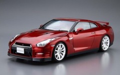 Aoshima 1/24 The Model Car Kit Nissan GT-R R35 Pure Edition ’14 w/Engine Parts